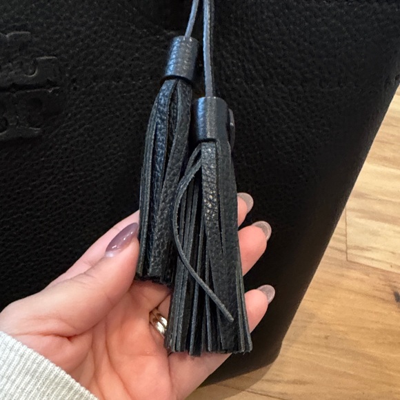 Tory Burch McGraw Black Leather Tote Bag - Picture 7 of 8